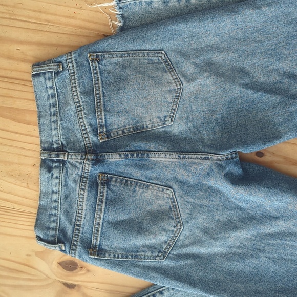 Pretty Little Thing tall blue wash denim frayed jeans size 8 - Picture 8 of 9